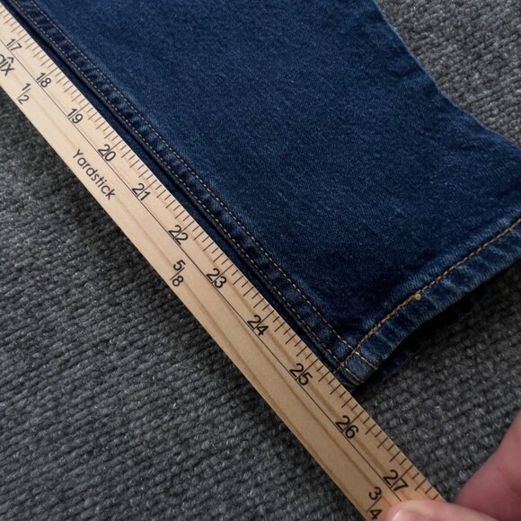 Levi's Premium Tapered Leg Mom Jeans Medium Wash Blue Big E Red Tab Size 26 - Picture 13 of 15